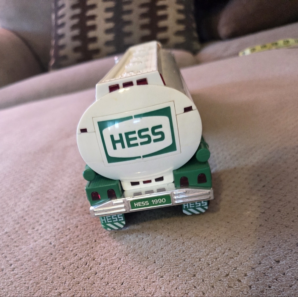 1990 Hess Gasoline Toy Tanker Truck W/Dual Sound Horn/Backup Beep • Lights - Picture 7 of 16